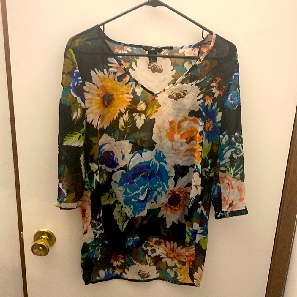 H&M shirt Small size 4